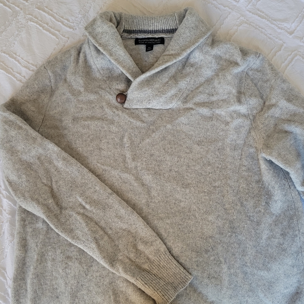 Womens Banana Republic Grey Italian yarn sweater. Button Cowl Collar.